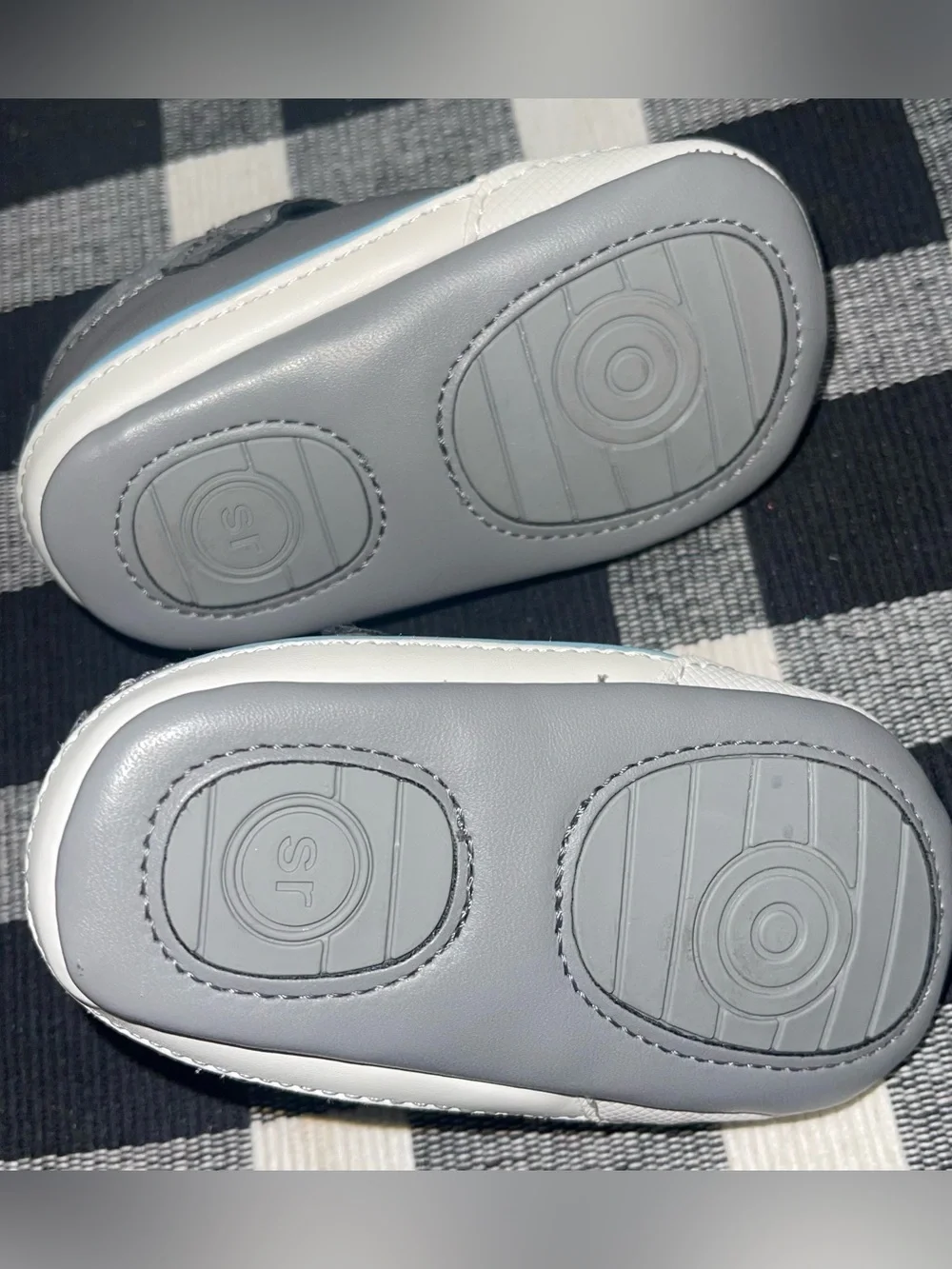 Stride Rite Small 6-12 Months crib shoe Ben Velcro Gray Blue